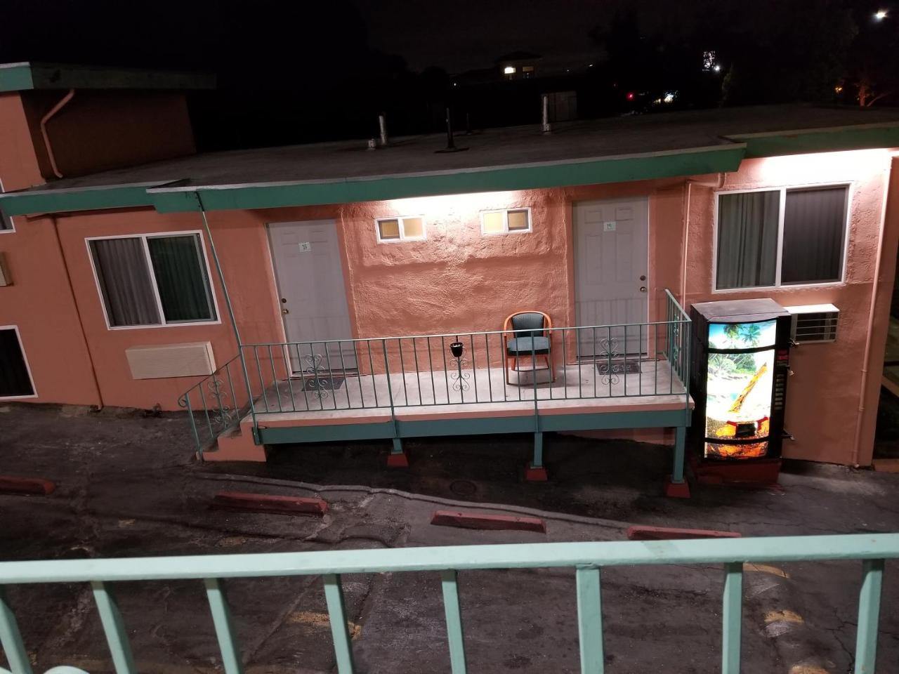 Travis Lodge Motel 16 Oakland Esterno foto