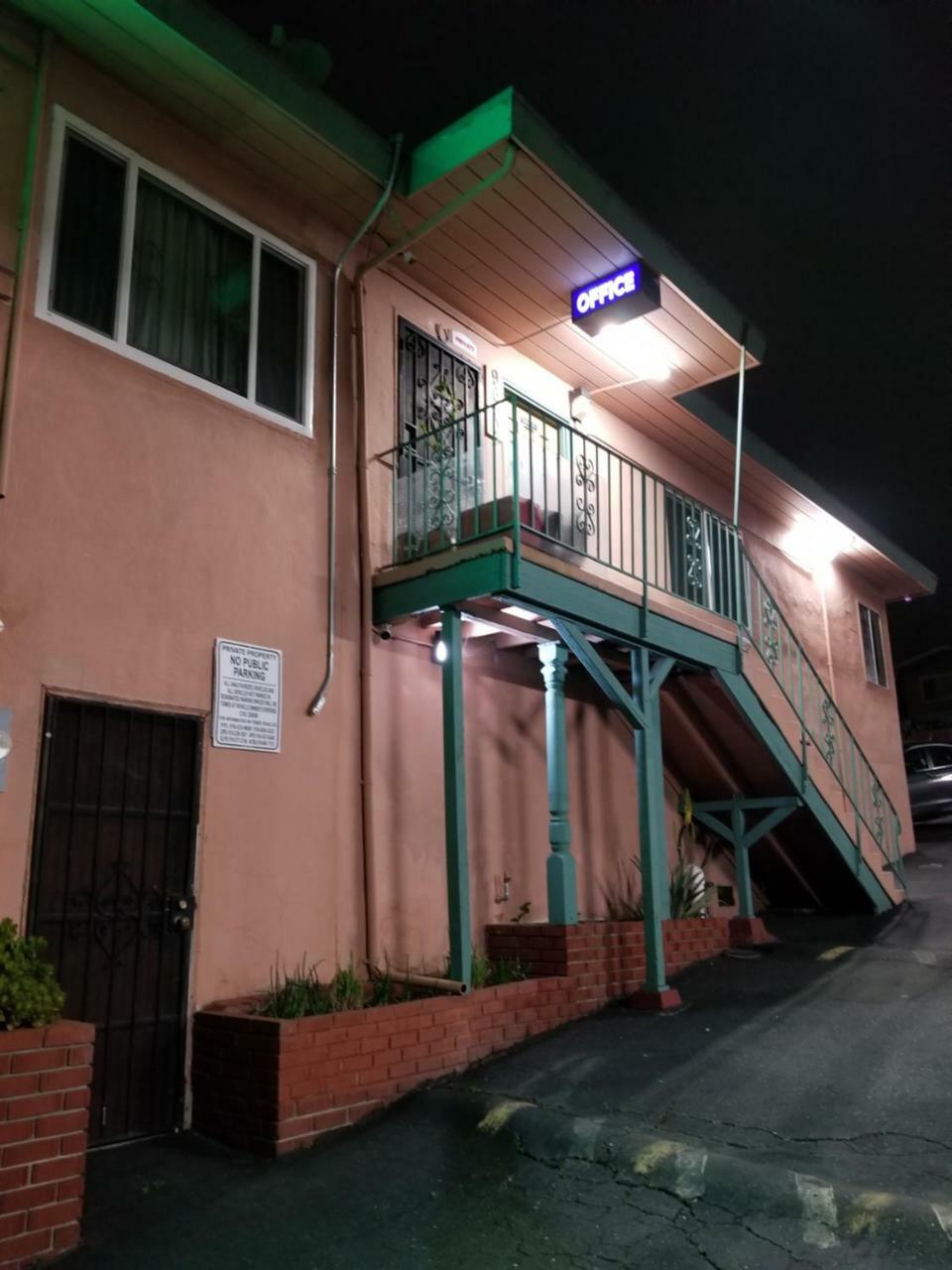 Travis Lodge Motel 16 Oakland Esterno foto